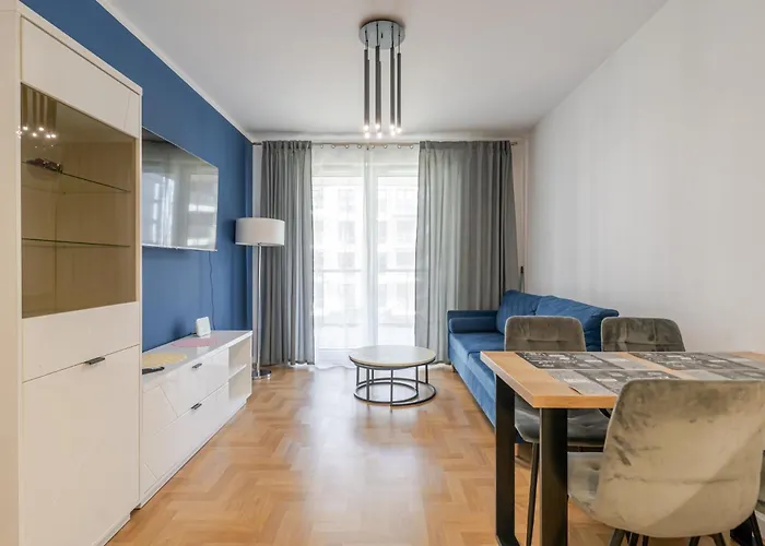 Szybowcowa Charming By Bookinghost *