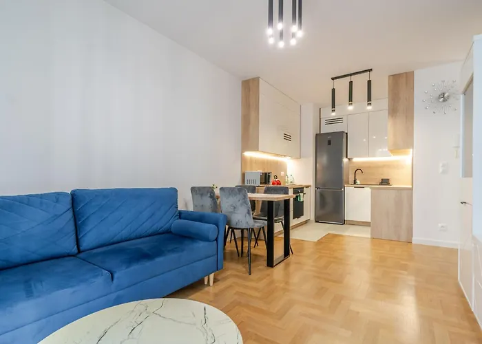 Szybowcowa Charming By Bookinghost