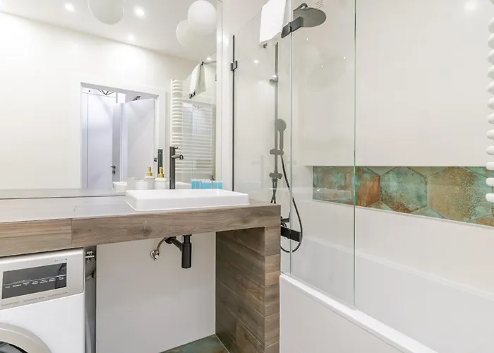 Szybowcowa Charming By Bookinghost *