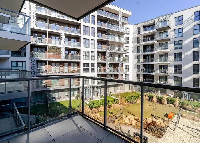 Szybowcowa Charming By Bookinghost *